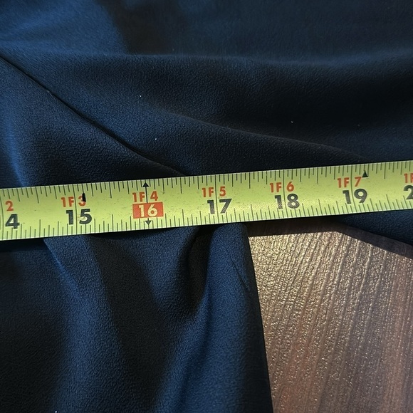 NWT Trina Turk Dance Top, Open, Off the Shoulder, Black Tie Front Size Medium - Picture 8 of 10